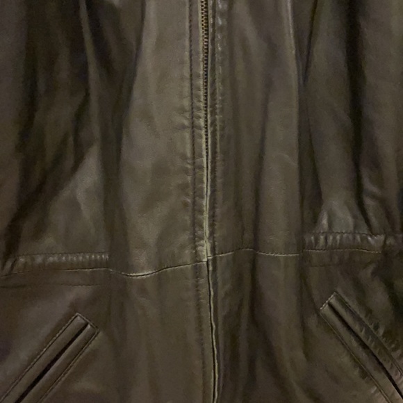 Leather jacket - Picture 2 of 4